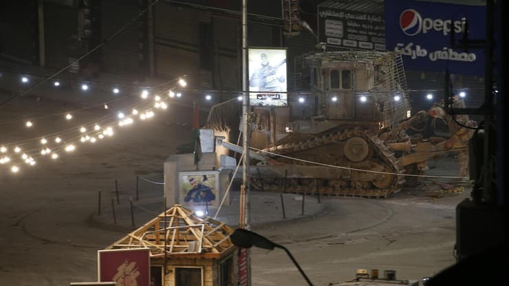 פעילות כוחות צה"ל במחנה הפליטים ג'נין (צילום: EPA/ALAA BADARNEH) כוחות צה"ל בג'נין