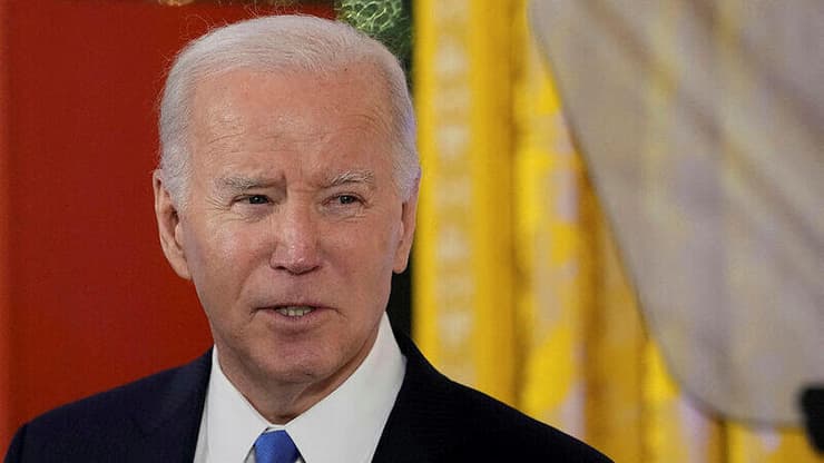 ביידן: "רוצה שישראל תמשיך לרדוף אחר חמאס, אך שתהיה זהירה יותר" (צילום: רויטרס) ביידן בטקס הדלקת החנוכייה המסורתי בבית הלבן