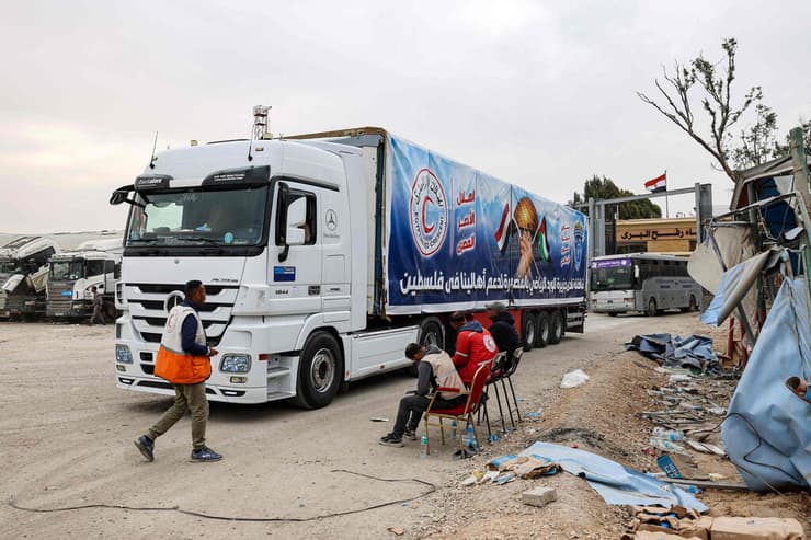  משאיות של סיוע הומניטארי לרצועת עזה - מלחמה חרבות ברזל