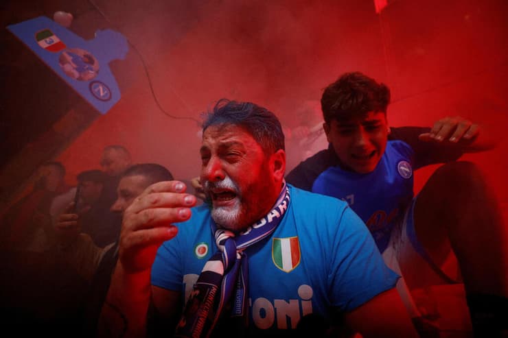 תמונות השנה בספורט 2023 אוהד נאפולי חוגג אליפות ראשונה למועדון זה 33 שנה, מאז ימי מראדונה