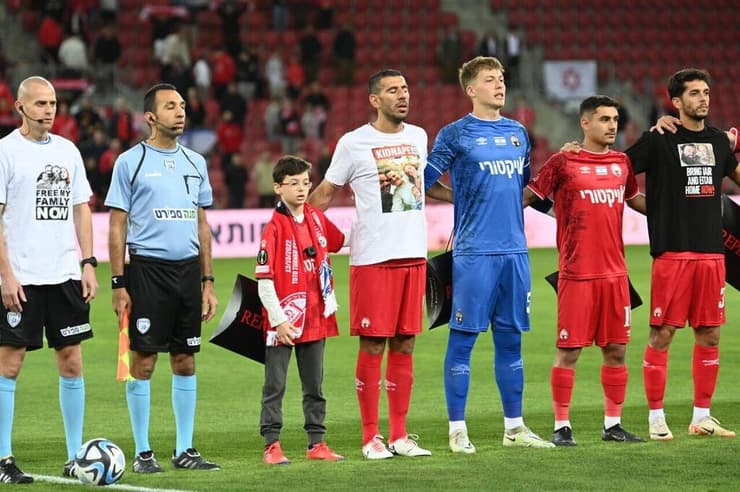 שחקני באר-שבע ואוהד מונדר