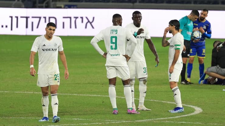 חוזרים לסמי עופר. שחקני מכבי חיפה (צילום: אלעד גרשגורן) שחקני חיפה