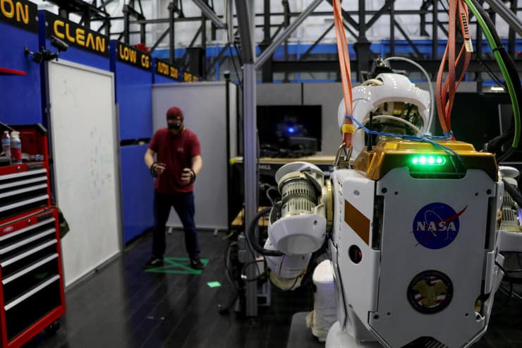 הרובוט עשוי לבצע עבודות מלוכלכות ומסוכנות בחלל
