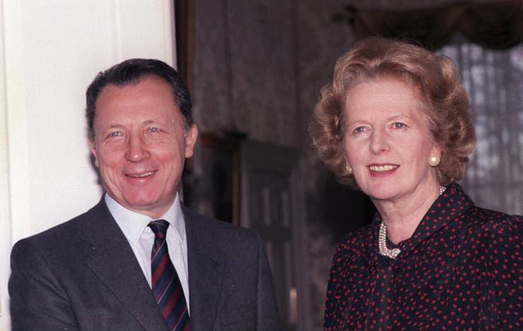 ז'אק דלור נשיא הנציבות האירופית לשעבר בשנת 1986 עם מרגרט תאצ'ר מר אירופה