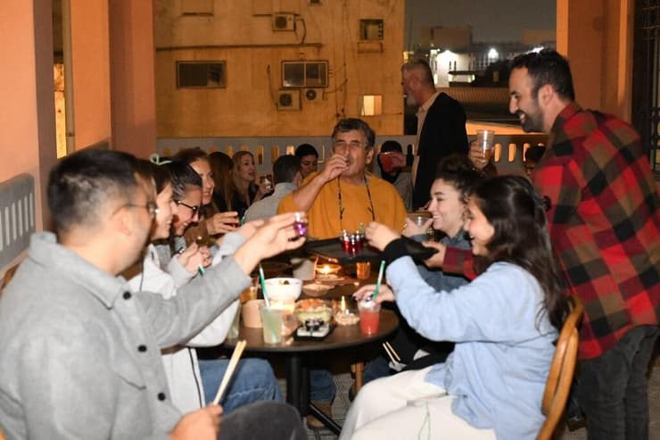 מפוני קיבוץ רעים חוגגים שנה אזרחית חדשה בתל אביב