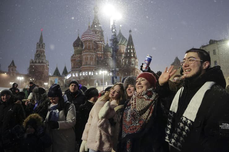 חגיגות שנה חדשה 2024 הכיכר האדומה מוסקבה רוסיה
