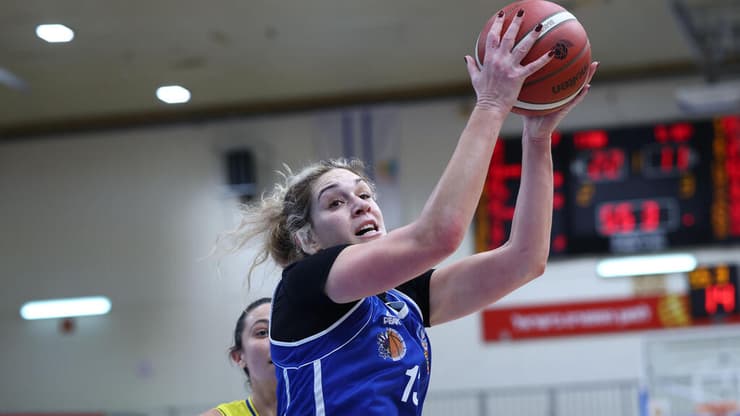 אדלמן בפעולה