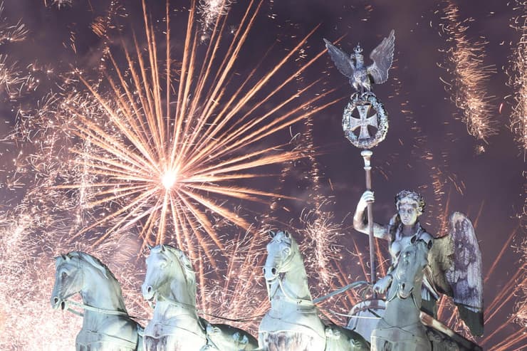חגיגות שנה חדשה 2024 שער ברנדנבורג ברלין גרמניה