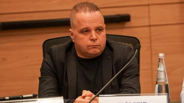 תומר גלאם ראש העיר אשקלון בוועדת החינוך