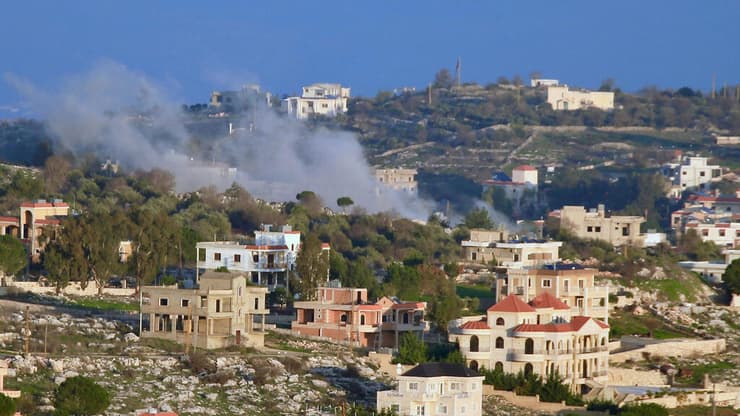 מתקיפות מעל עיירת הגבול בלידה בדרום לבנון