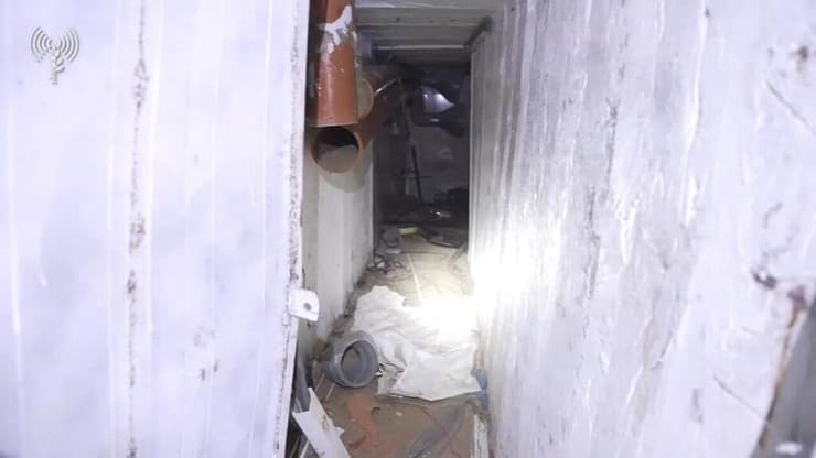 תיעוד ממנהרת חמאס בחאן יונס בה היו חטופים