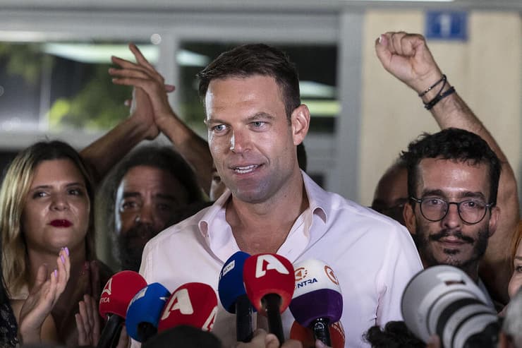 יוון סטפנוס קסלאקיס מנהיג מפלגת השמאל סיריזה הומו