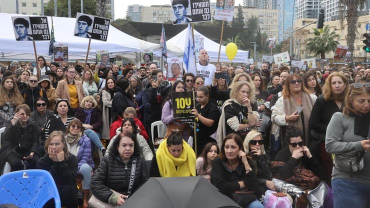 היום ה-100 בעצרת בכיכר החטופים