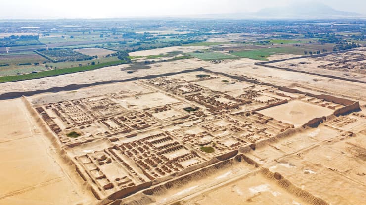 שרידי צ'אן צ'אן, אתר שהיה מרכז תרבות צ'ימו, ששלטה באזור הצפוני של דרום אמריקה