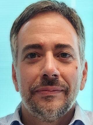 פרופ' רועי מנו