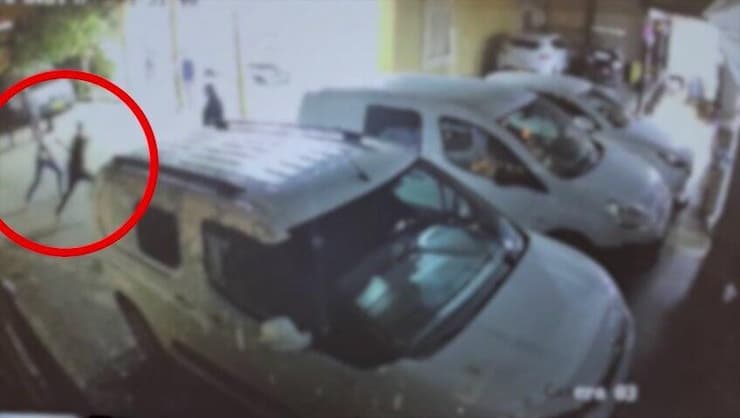 רגע הדקירה אדם קר את קרוב משפחתו בגלל אופן נהיגתו