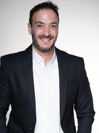 אור בן צבי קליין סמנכ"ל שירותי הנדל"ן ב-newmark natam