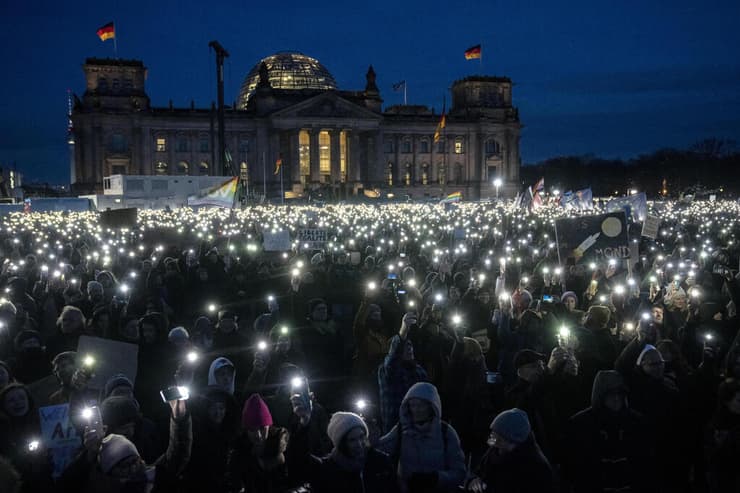 גרמניה הפגנת ענק ברלין מול ה פרלמנט נגד ימין קיצוני מפלגת אלטרנטיבה לגרמניה AfD