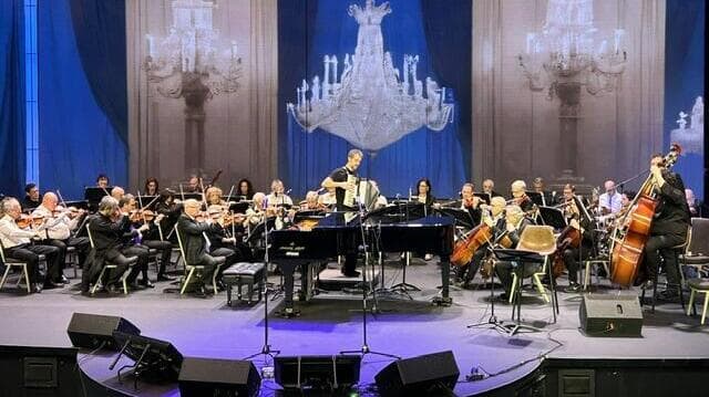 פסטיבל קלאסיקאמרי, קונצרט הגאלה בניצוחו של עומר ולבק, תזמורת סימפונט רעננה