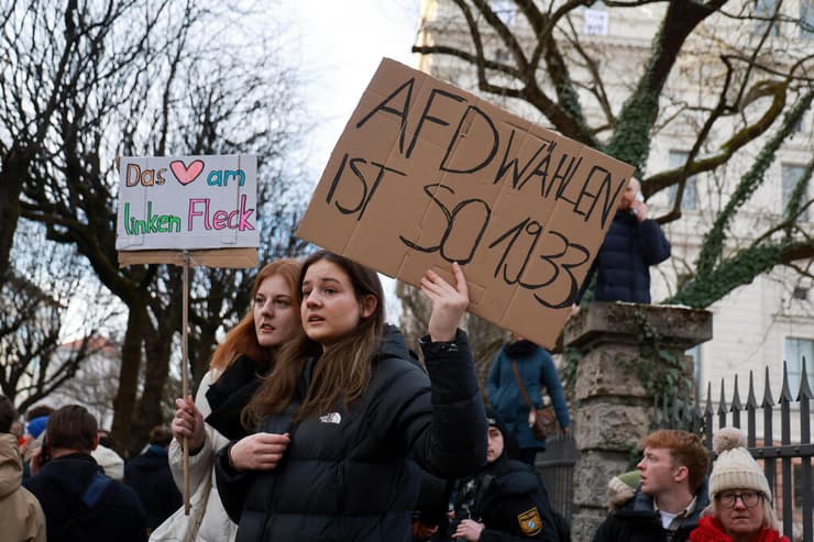 גרמניה מינכן הפגנת ענק נגד ימין קיצוני אלטרנטיבה לגרמניה AfD