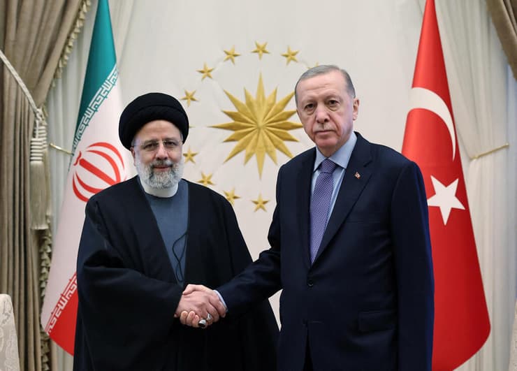נשיא טורקיה טייפ ארדואן נפגש עם  נשיא איראן אברהים ראיסי 