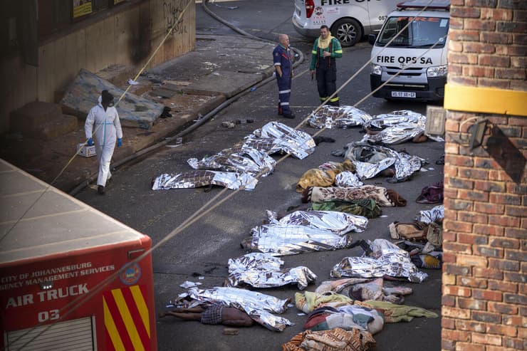 דרום אפריקה שריפה קטלנית יוהנסבורג ב אוגוסט 2023 נהרגו 76 בני אדם