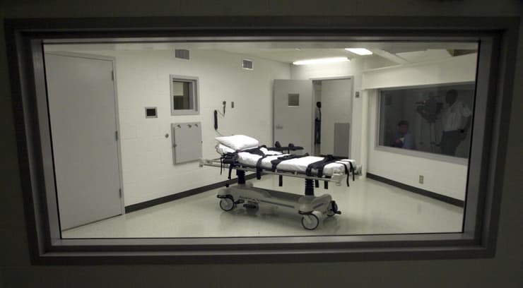 ארה"ב אלבמה רוצח שכיר קנת יוג'ין סמית הוצאה להורג גז חנקן