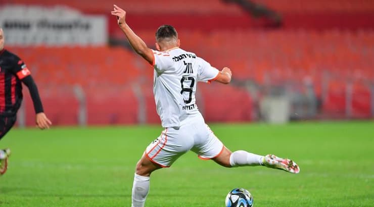 שביט מזל בועט (חגי מיכאלי) שביט מזל בועט