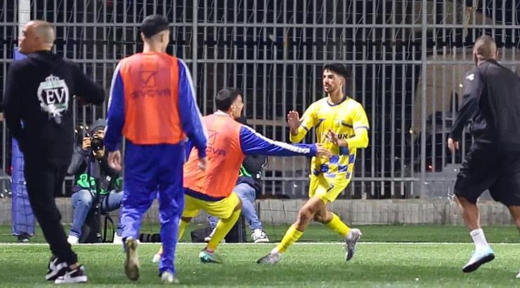 יאן בנבניסטי חוגג (שחר גרוס) יאן בנבניסטי חוגג