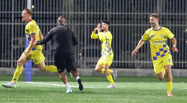 שחקני עירוני אשדוד בטירוף (שחר גרוס) שחקני עירוני אשדוד בטירוף