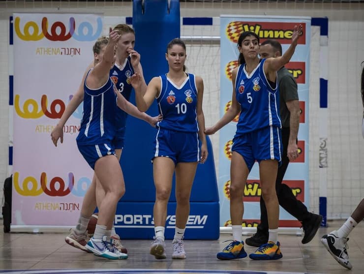 ליהי עזורי מרים חנון הפועל פתח תקווה כדורסל נשים