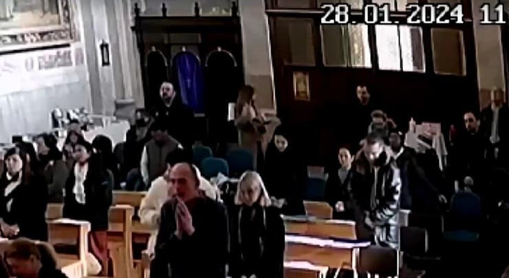 טורקיה איסטנבול פיגוע ירי של דאעש ב כנסייה שניות לפני הירי