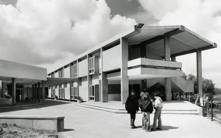 בית ספר שער הנגב, תכנון: אדריכל ויטוריו קורינלדי