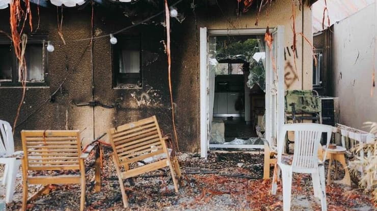 ההרס בקיבוץ חולית לאחר ה-7 באוקטובר (צילום: שיר אזולאי) ההרס בקיבוץ חולית לאחר ה-7 באוקטובר