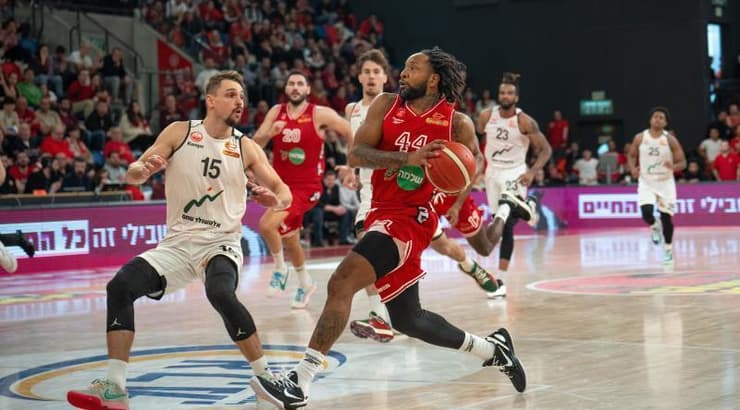 דז וולס מול איגור קולשוב