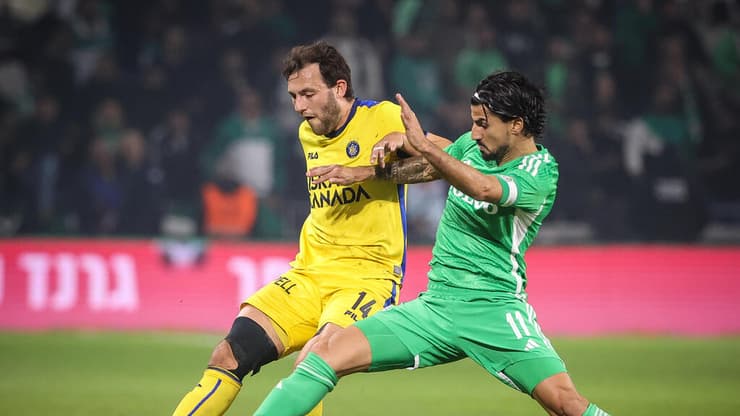 המשחק המרכזי במחזור ה-5 בשבת (צילום: עוז מועלם) רפאלוב מול ואן אובריים