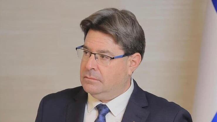 אופיר אקוניס