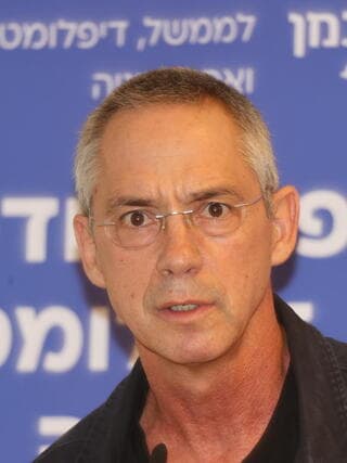 גלעד שרון בכנס מנהיגות באוניברסיטת רייכמן