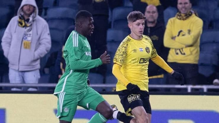 ייפגשו בטדי. עלי מוחמד מול עדי יונה (צילום: אלכס קולומויסקי) עלי מוחמד מול עדי יונה