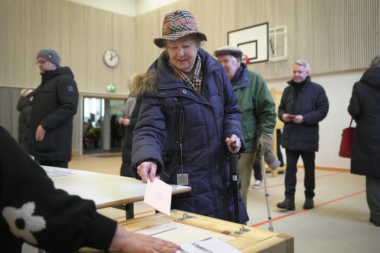 מצביעים ב פינלנד הלסינקי בחירות לנשיאות