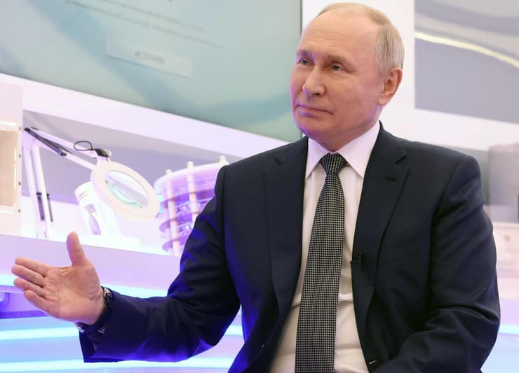 נשיא רוסיה ולדימיר פוטין ראיון לטלוויזיה הרוסית