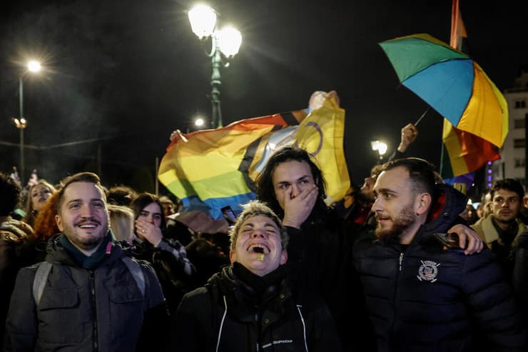 עצרת לתמיכה בחוק לנישואין חד מיניים בכיכר סינטגמה שבאתונה, יוון