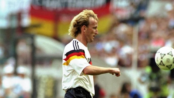 אנדראס ברמה במדי נבחרת גרמניה במונדיאל 1990