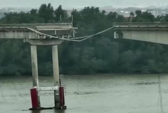 סין גואנגז'ו גשר אונייה תאונה התנגשות התמוטט