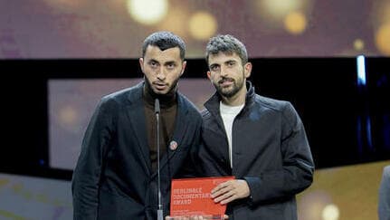 יובל אברהם ובאסל אדרה, זוכי הפרס הדוקומנטרי בפסטיבל ברלין