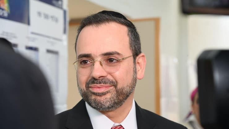 אוריאל בוסו מצביע בבני ברק