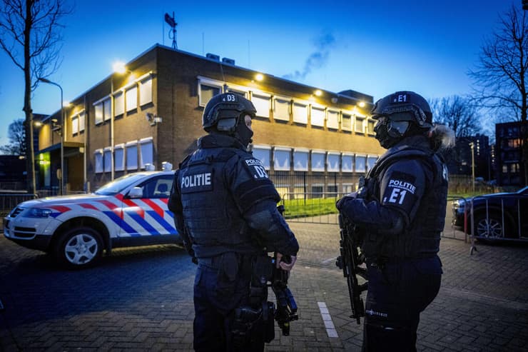 הולנד מאסר עולם ל רדואן טאג'י