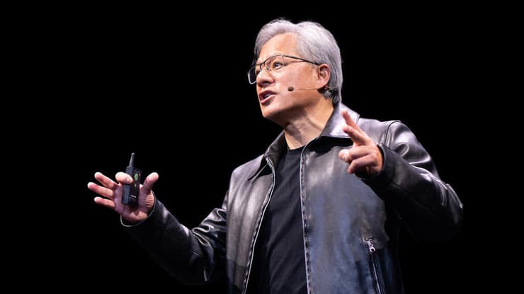 ג'נסן הואנג, מנכ"ל ומייסד חברת NVIDIA, אחת מהחברות המרכזיות שמובילות את מהפכת הבינה המלאכותית בכל העולם. 