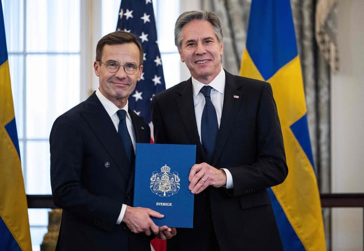 ראש ממשלת שבדיה עם מזכיר המדינה בלינקן. סוף ל-200 שנות ניטרליות