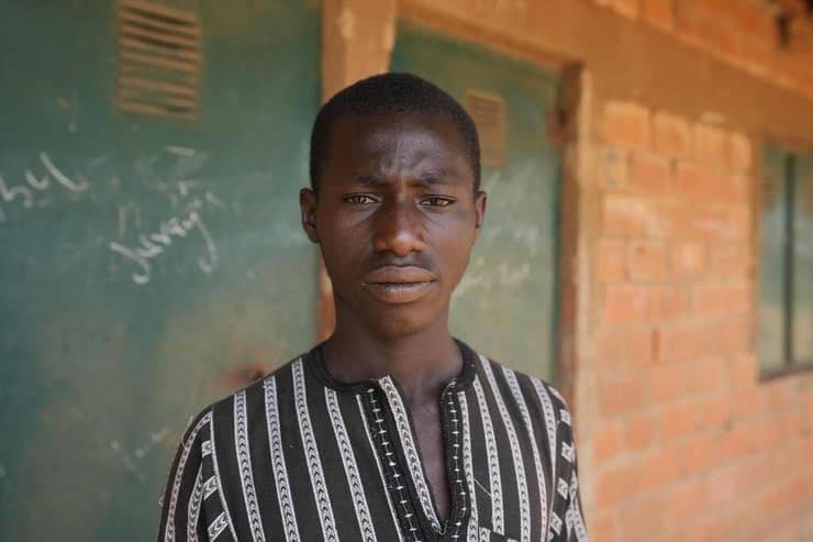 ניגריה מורטלה אבו בכר תלמיד בן 17 נחטף מ בית הספר ב קוריגה ברח מהחוטפים